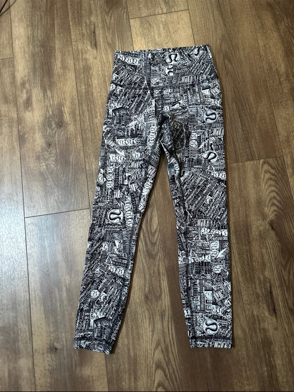 lululemon athletica Black & White Printed Women’s Leggings